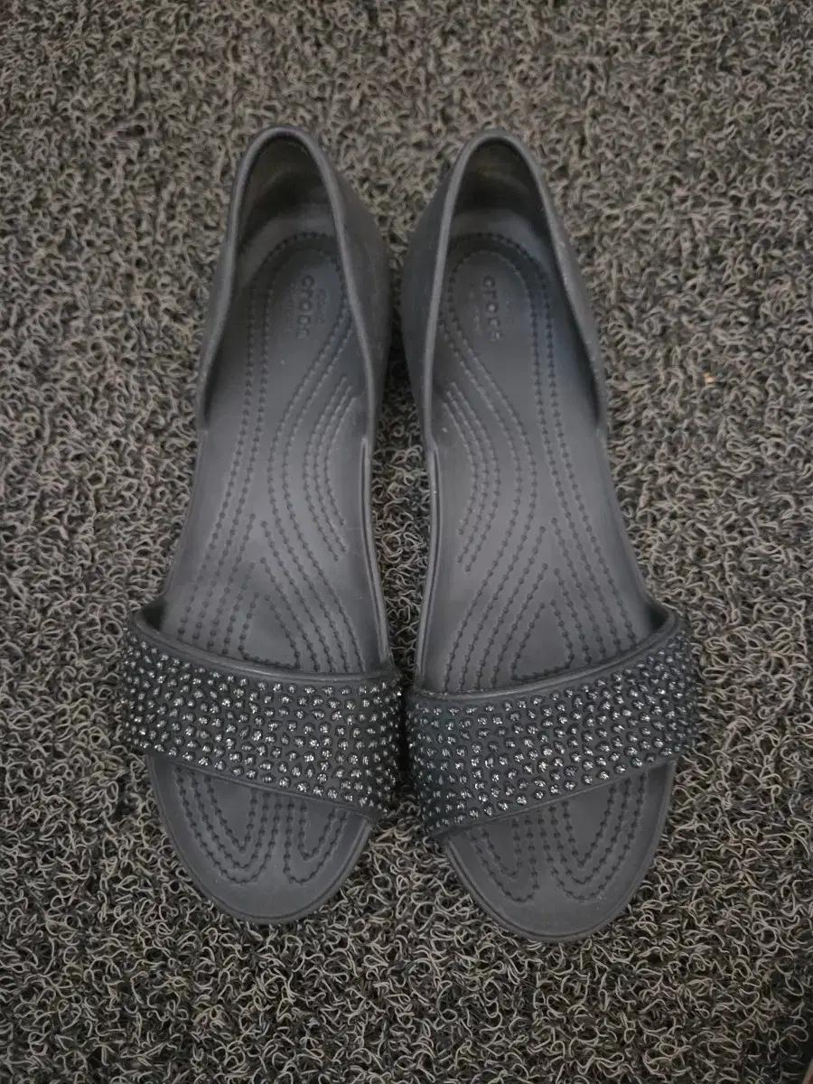 가격내림)크록스 블랙 샌들 여성용 슬리퍼