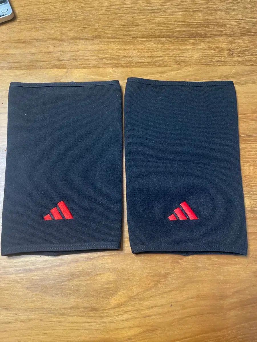 아디다스 무릎 보호대 M