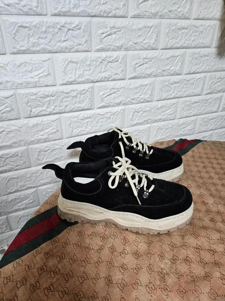 블랙 스웨이드 운동화 플랫폼 신발260