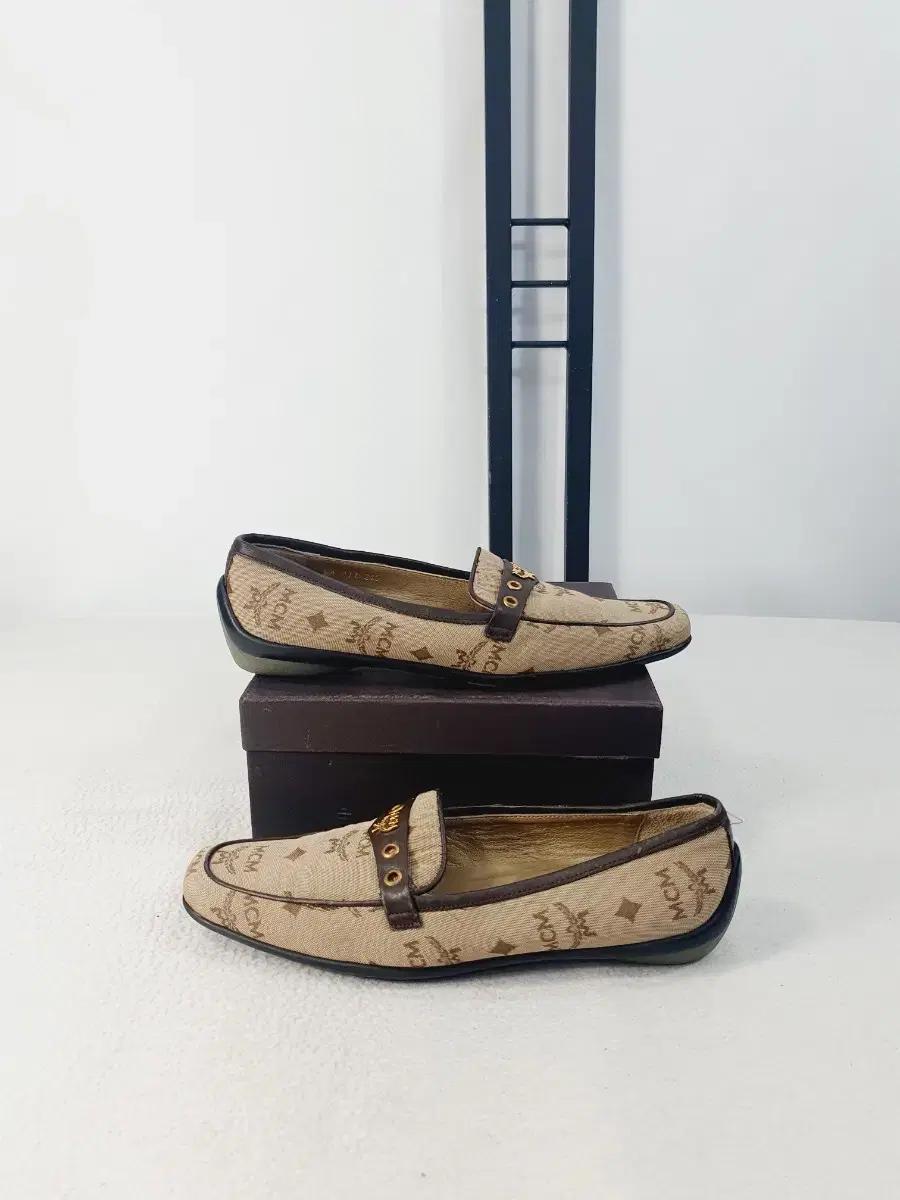 MCM 로퍼 캔버스 브라운 베이지 패턴 245