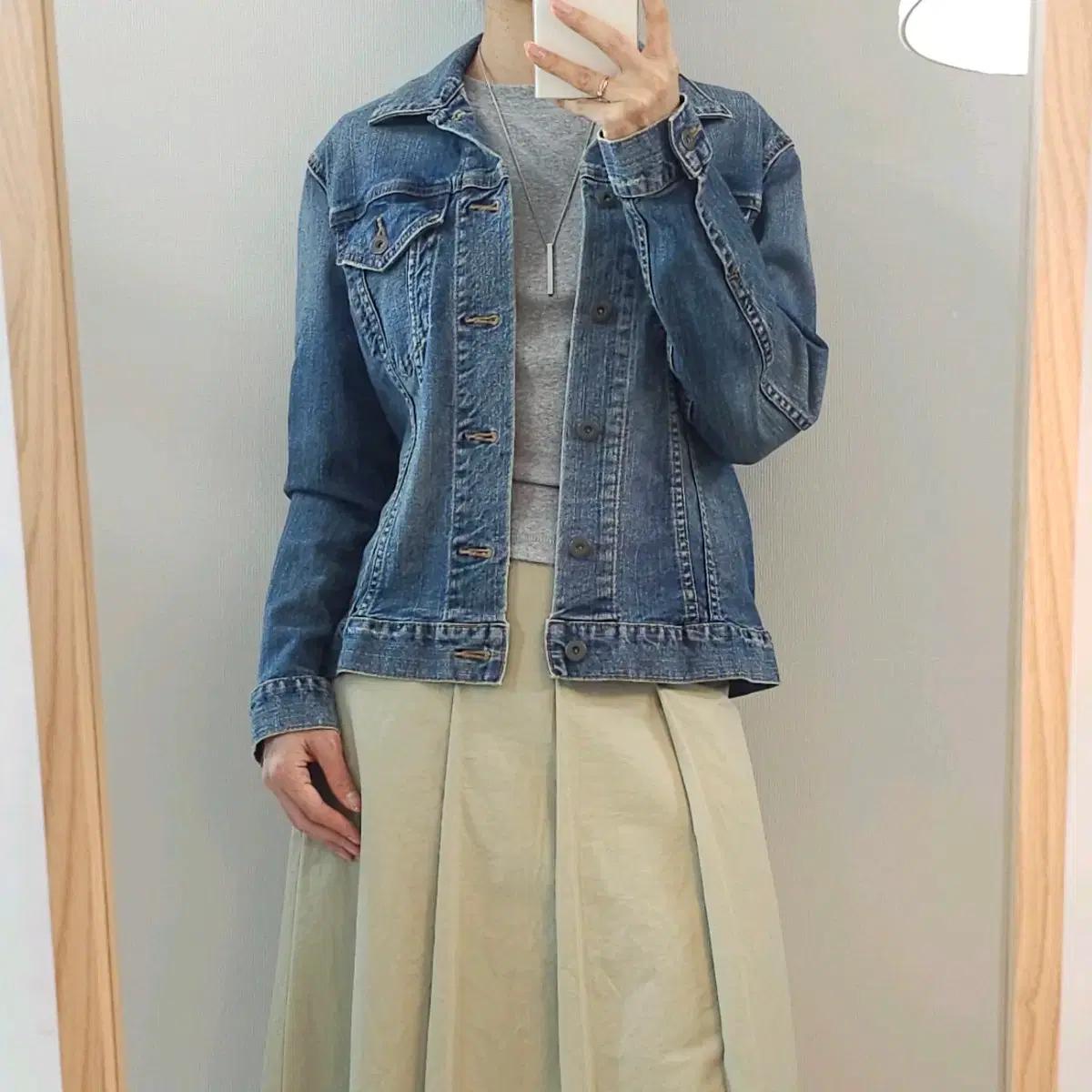 (S)유니클로 여성 데님 트러커 청자켓 봄가을 캐주얼 J8M2670