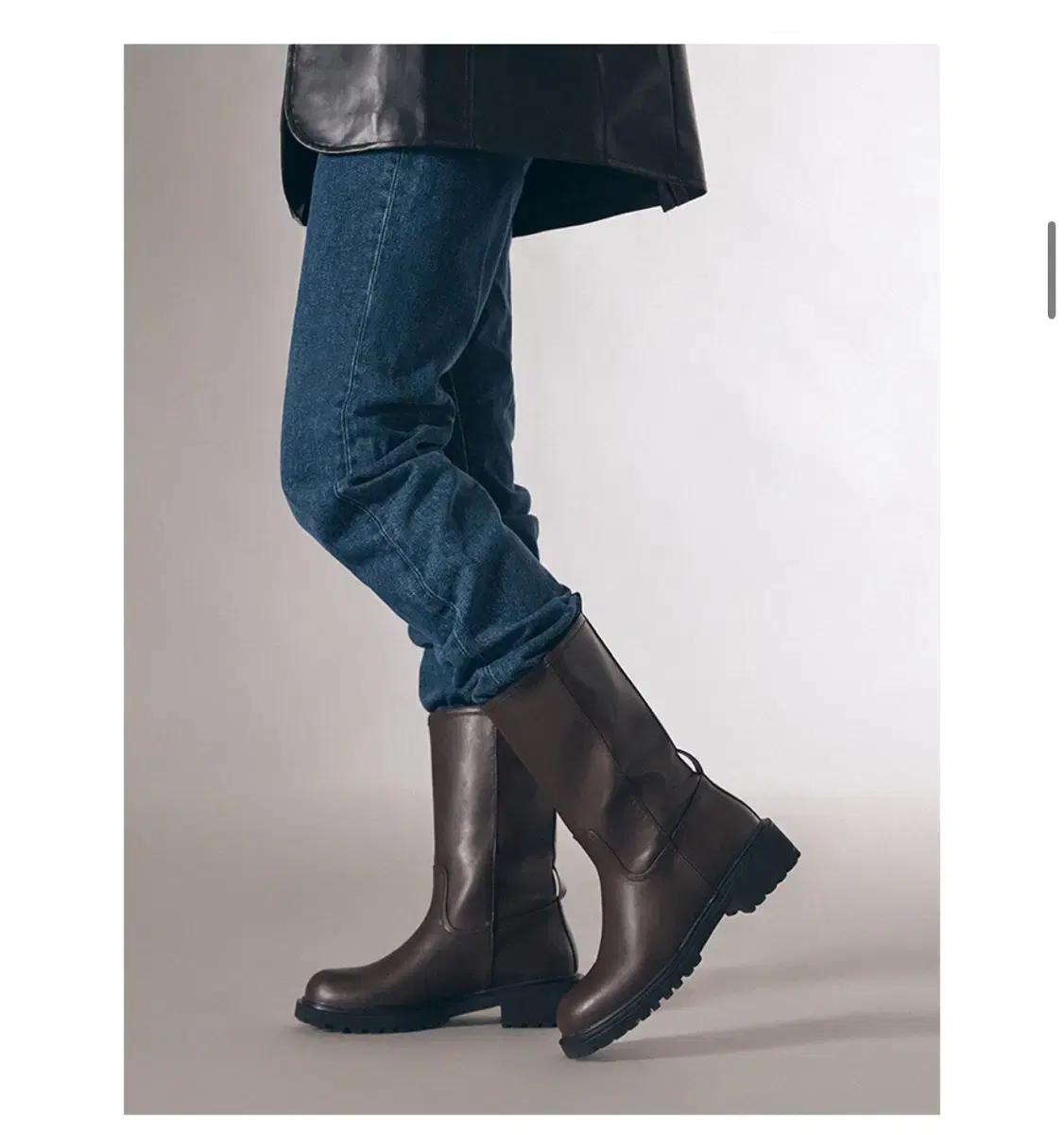 새상품) 슈펜 투웨이 미들부츠 240