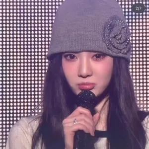 셋업이엑스이 비니 에스파 닝닝착용