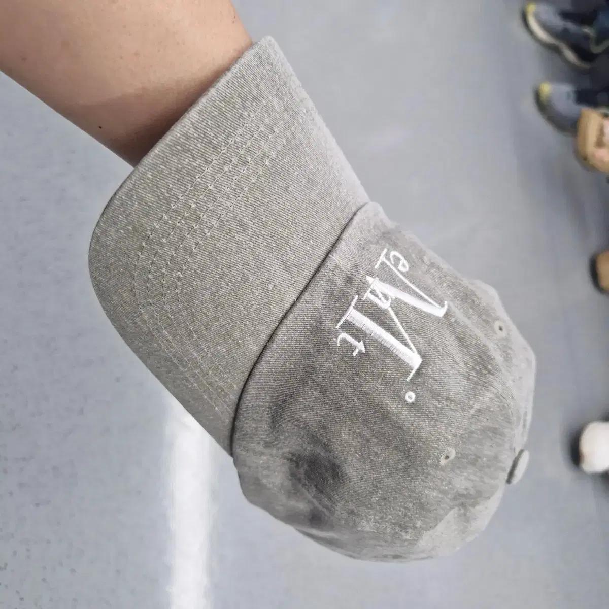 뮤센트 볼캡 모자