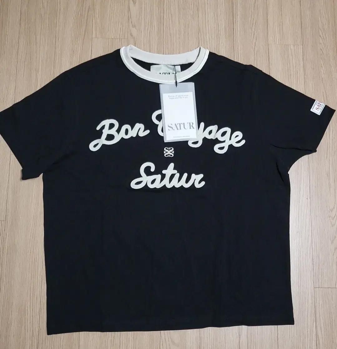 세터 반팔티 satur 로고자수