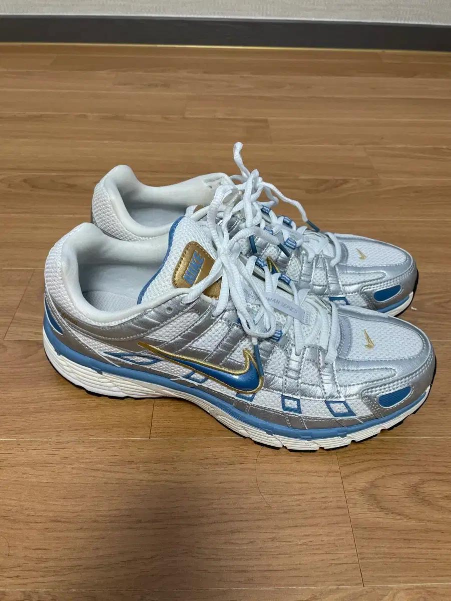 나이키 p6000 페일 아이보리 275판매합니다