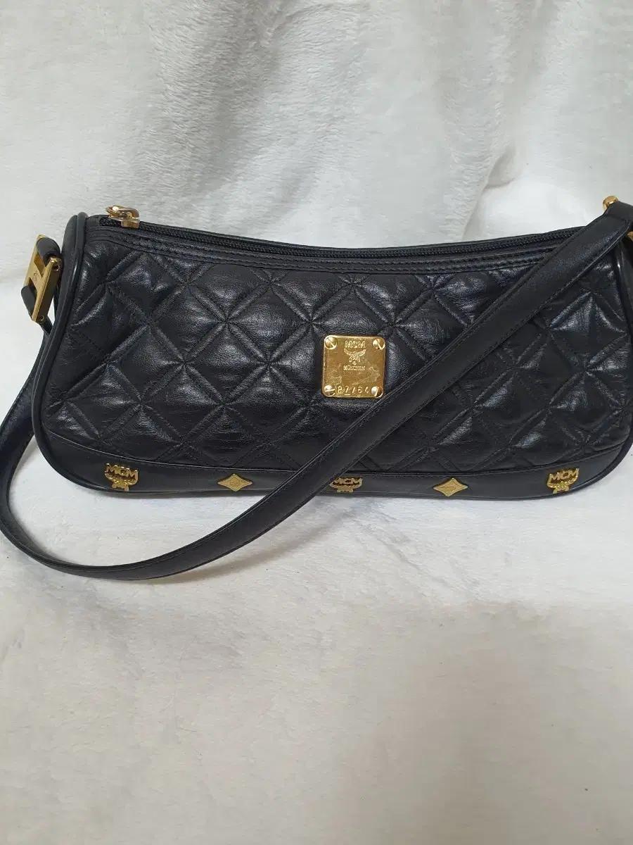 정품 mcm 퀼팅 숄더백