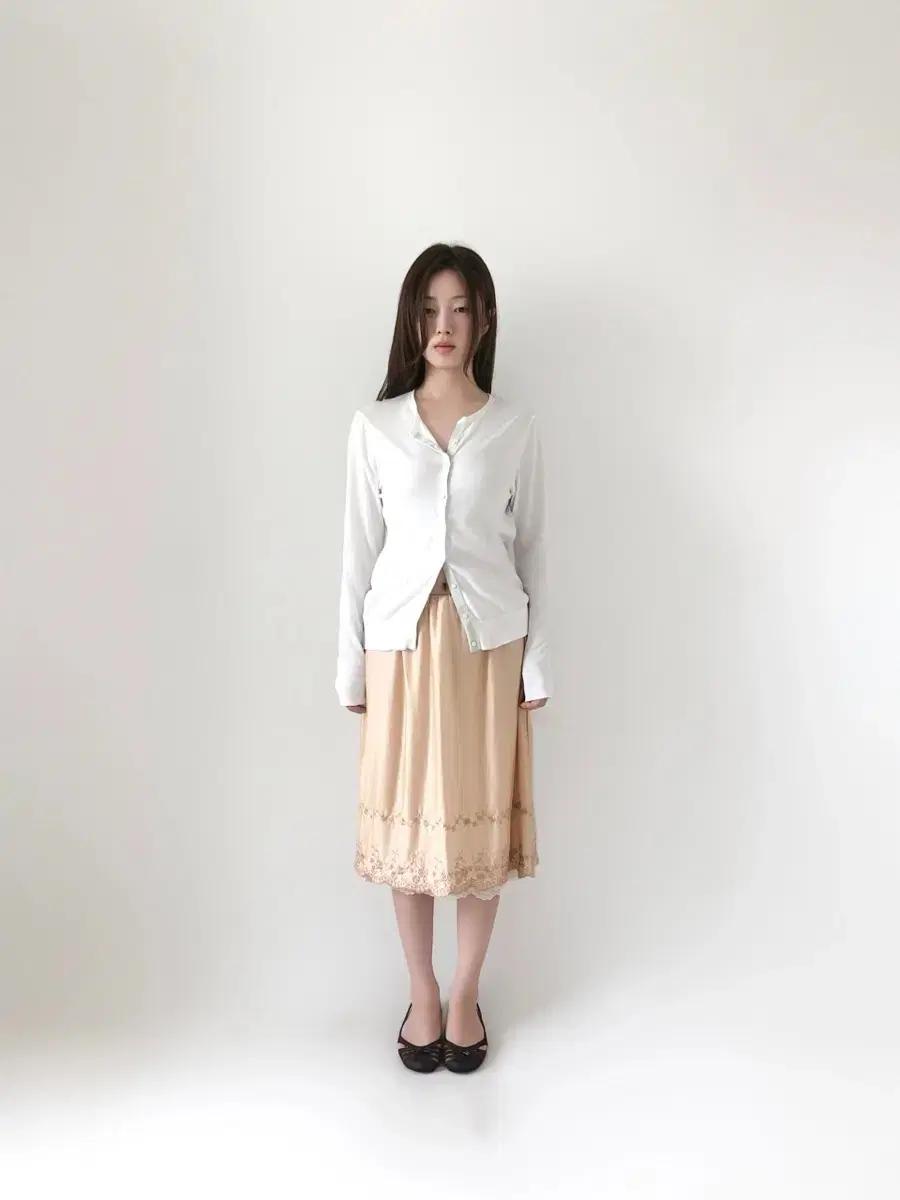 이알로이지 스커트