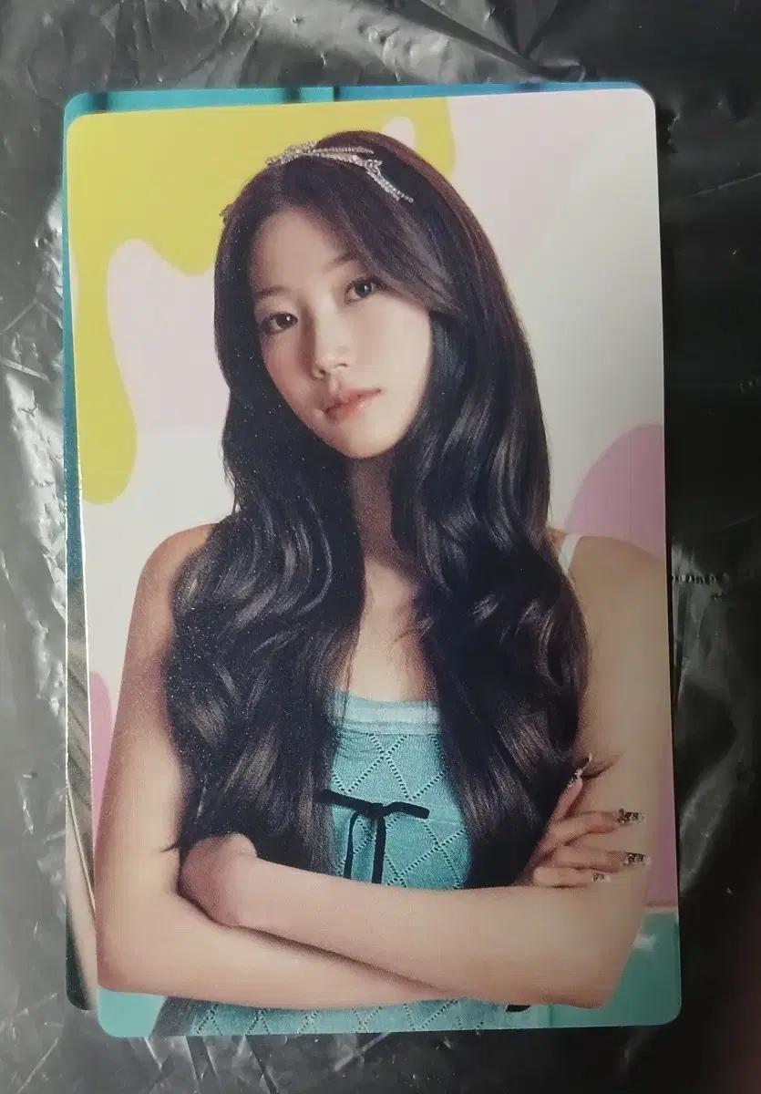 different 르세라핌 카즈하 포토카드 양도합니다