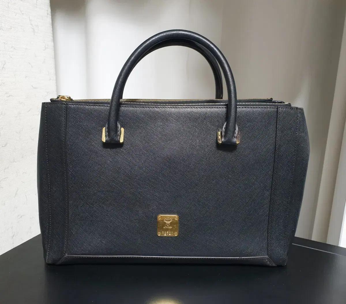 MCM 블랙 사피아노 토트백