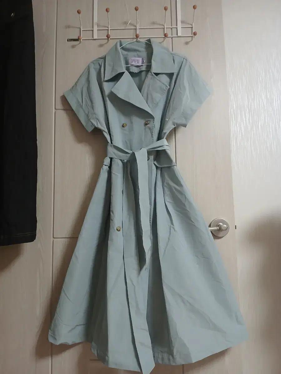 새상품 /트렌치형 원피스 / 프라다원단 / 하객룩,출근룩 추천