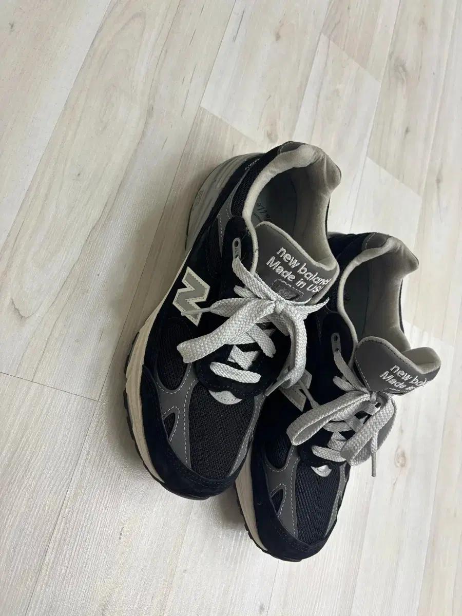 뉴발란스 993 블랙 245