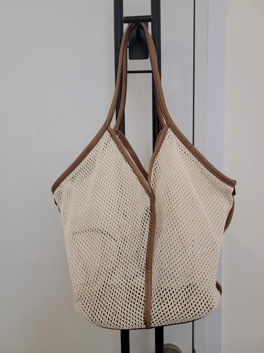 헤레우 HEREU 칼렐라 가죽 트리밍 네트 토트백