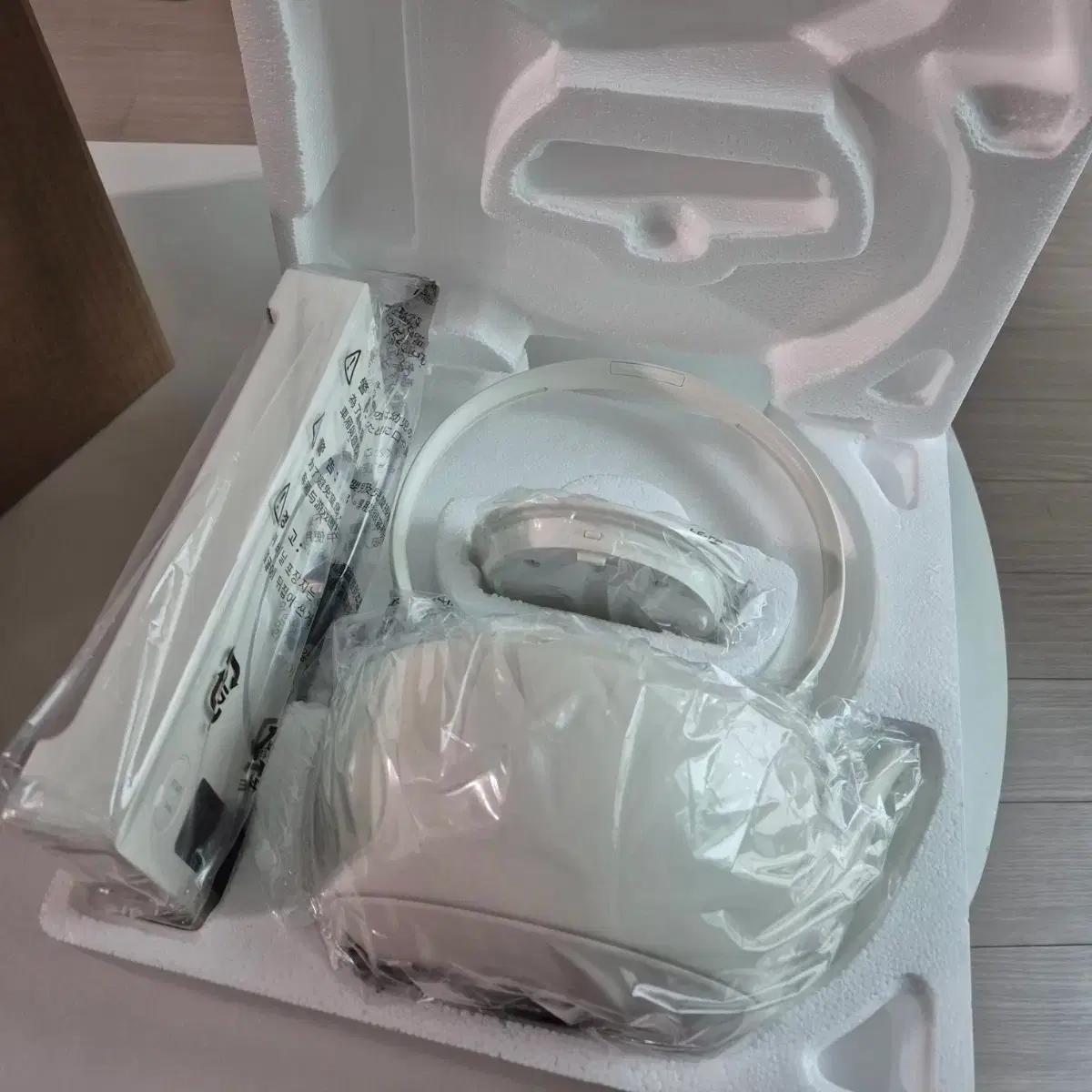 발뮤다 문 케틀 전기포트 화이트