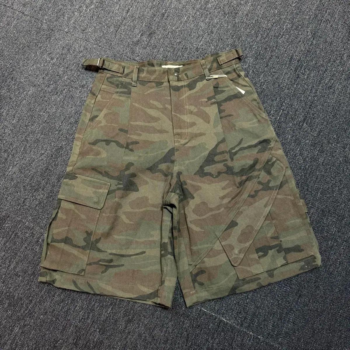 Karactor 카락터 카모 버뮤다 팬츠