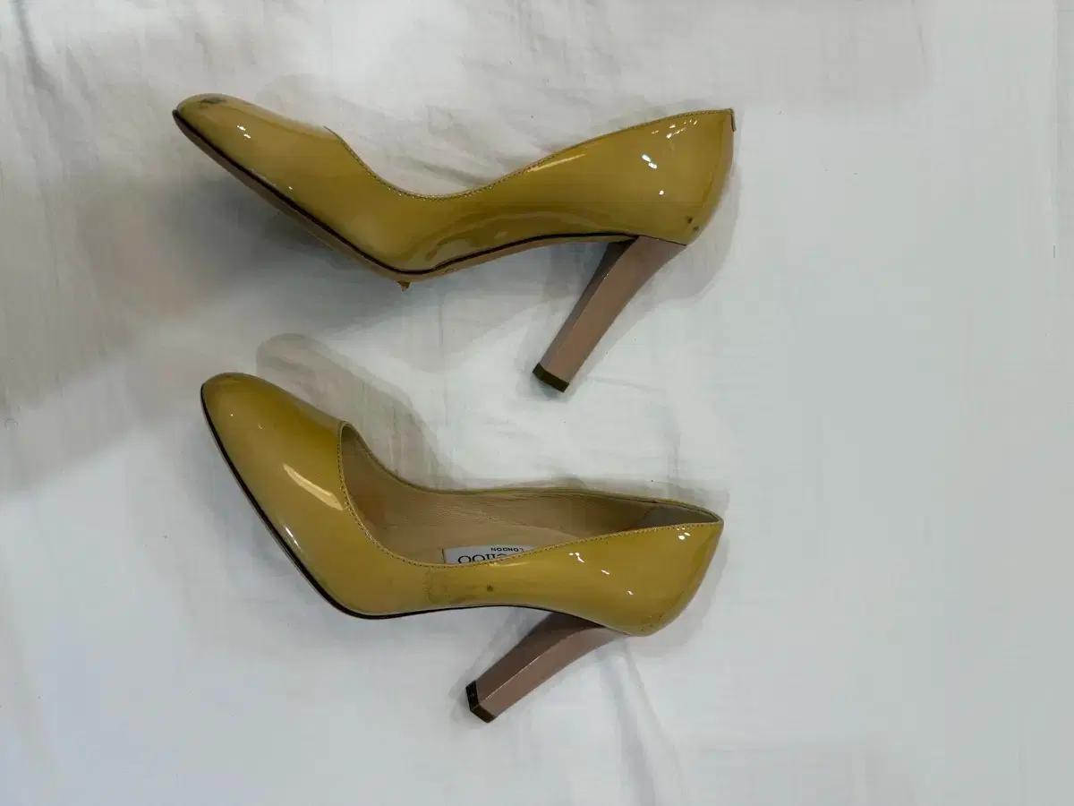 (새 제품) 지미추 페이던트힐 베이지 35사이즈(8.5cm, 220사이즈