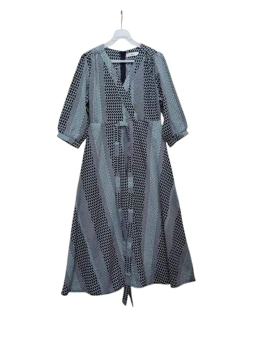 폴리소재 세련된 체크 디자인 이쁜 봄여름 원피스