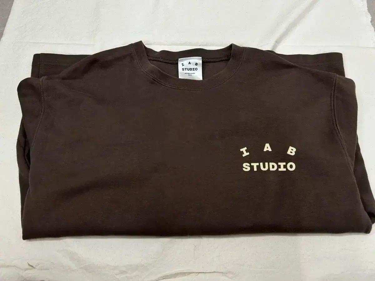 IAB Studio 아이앱 스튜디오 롱슬리브 초코크림 XL