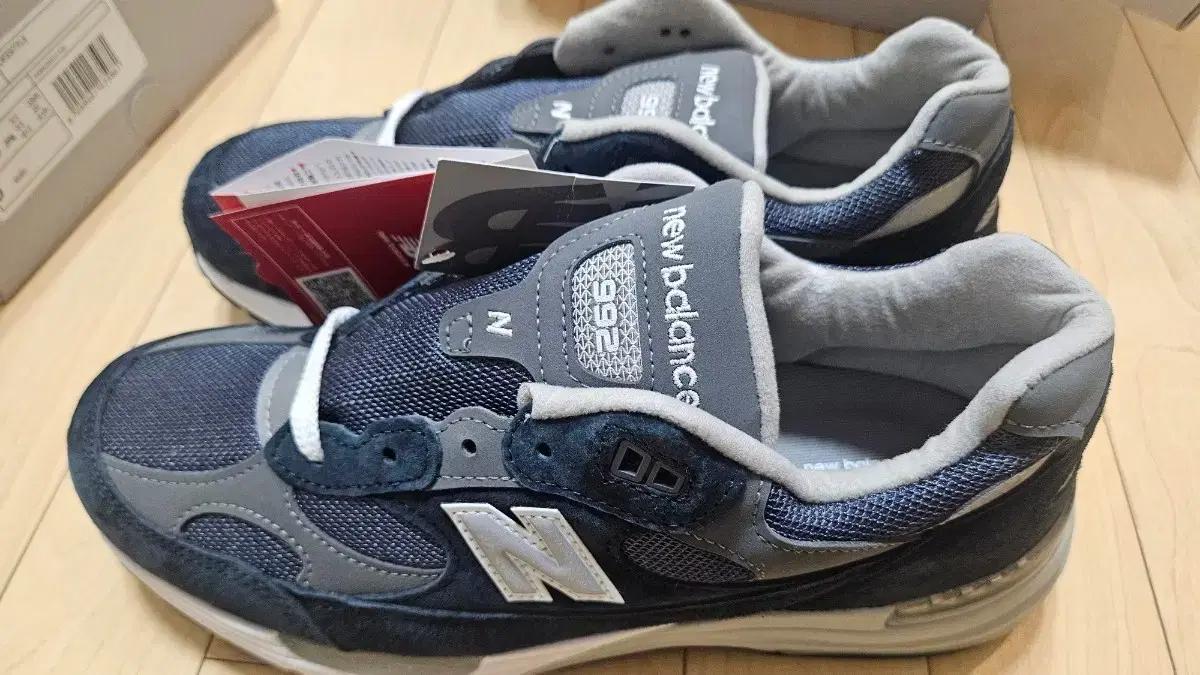 뉴발란스992 네이비 275사이즈