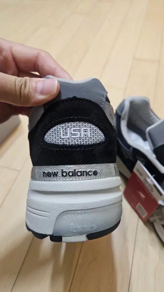 뉴발란스 992 블랙 색상 275사이즈