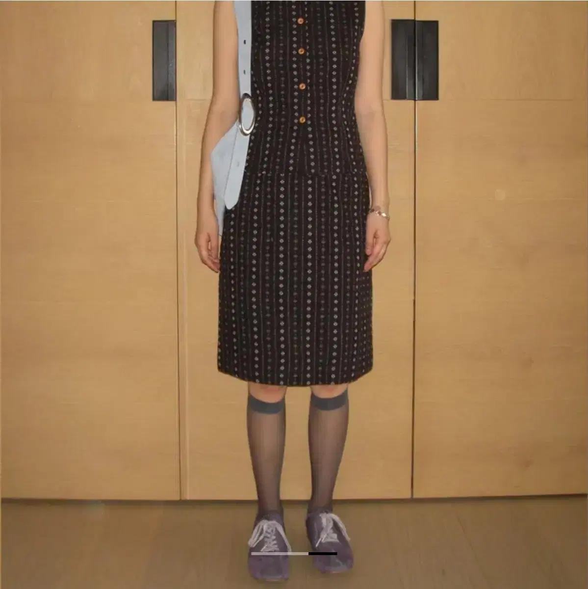 마조네 FLOWER JACQUARD SKIRT 다크브라운 M
