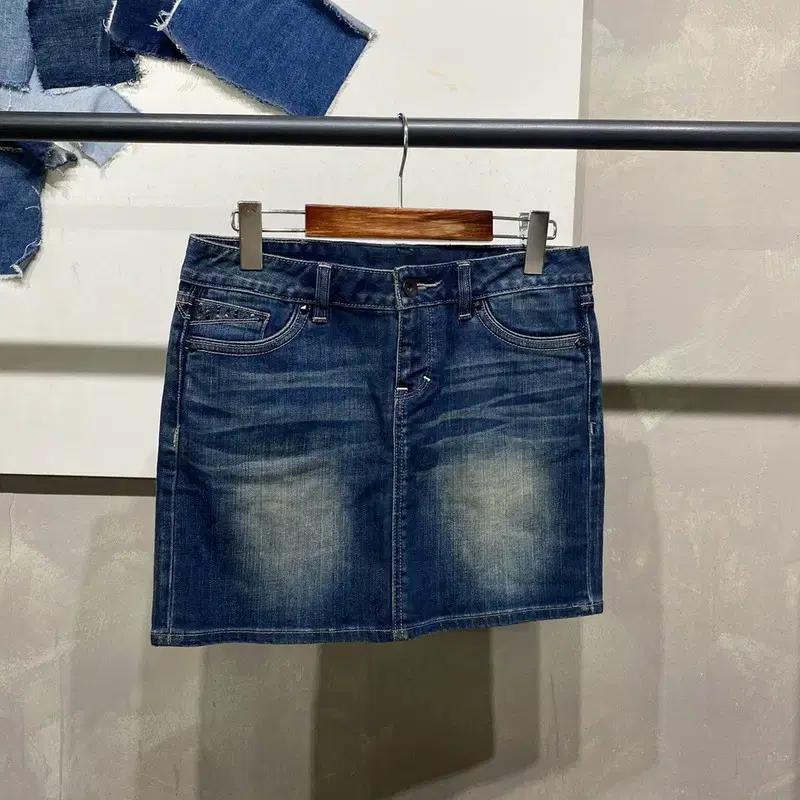 (28인치) 리바이스 여성 캐주얼 워싱 데님 미니스커트 청치마