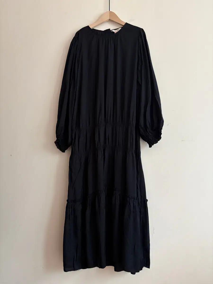 쥬시쥬디 퍼프소매 롱 원피스