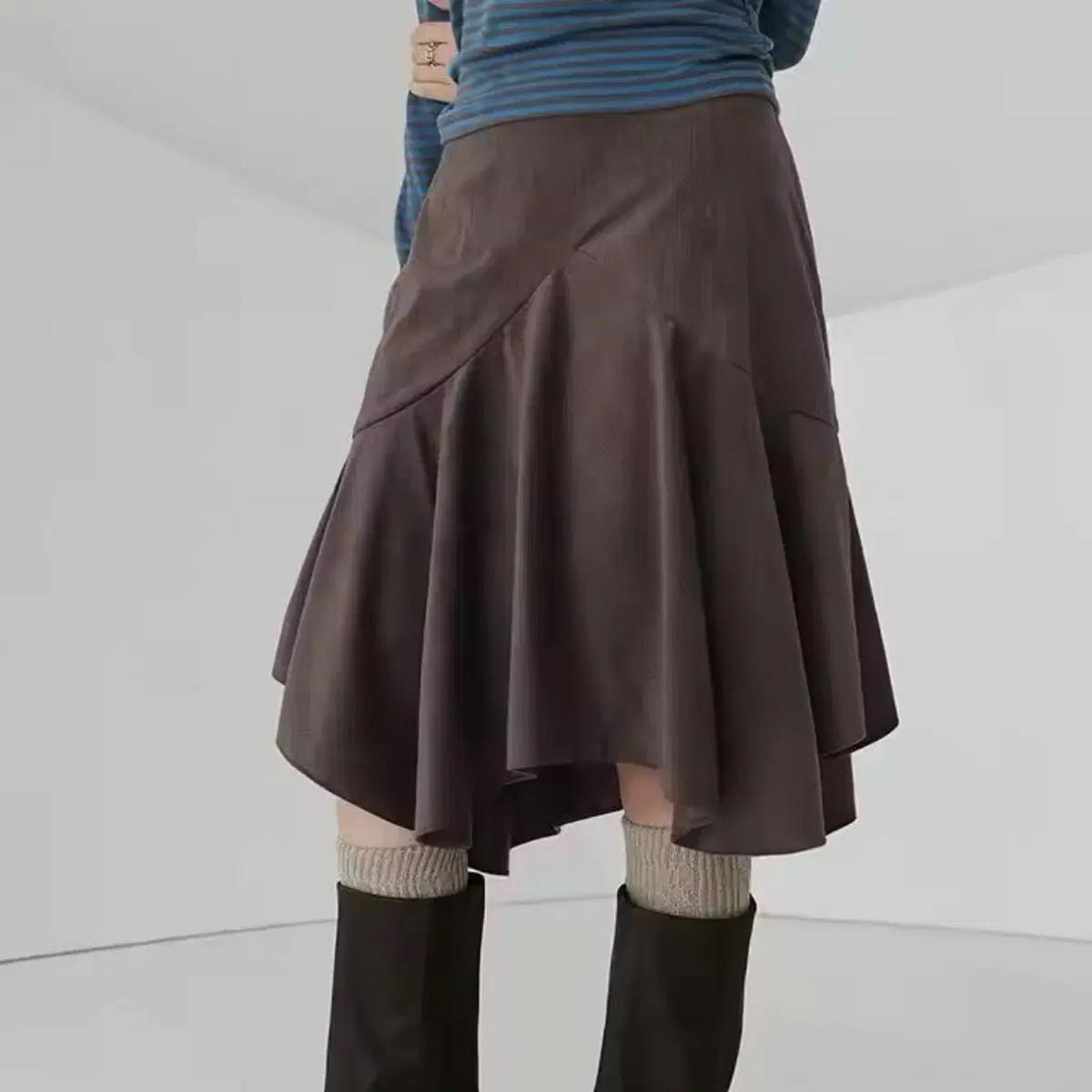 브라운 플레어 미디 스커트 / 데일리 캐주얼 러블리 빈티지 y2k