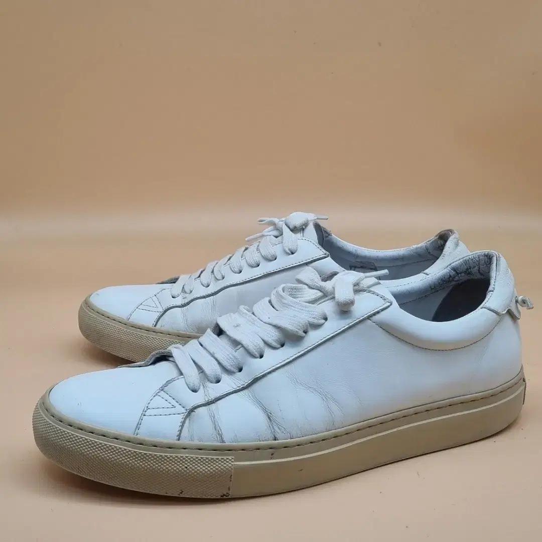 지방시 남성가죽스니커즈 42 275