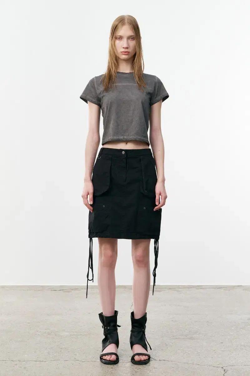 스튜디오테이블 블랙 포켓 스트링 미니스커트