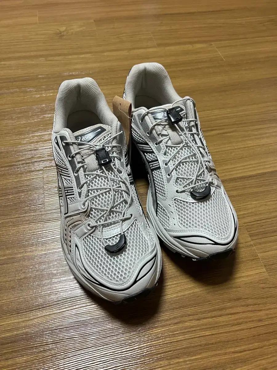 아식스 언리미티드 젤카야노14