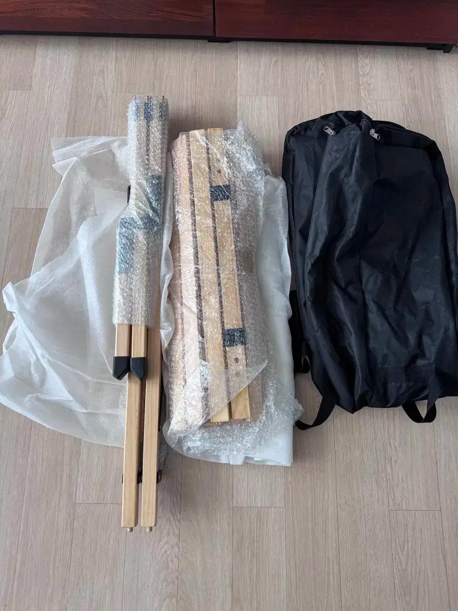 캠핑용 접이식 나무 테이블