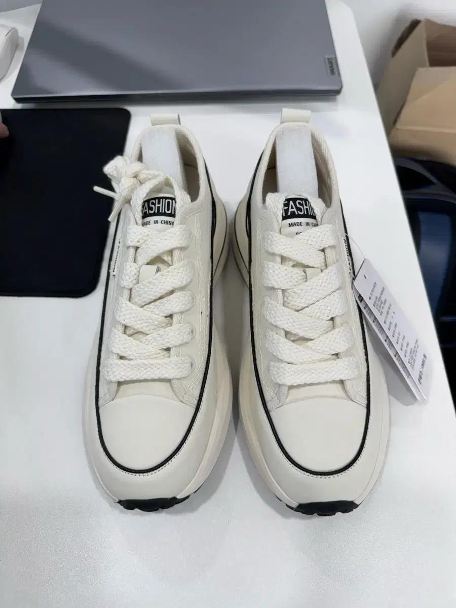 여성 패션 흰색 스니커즈 운동화