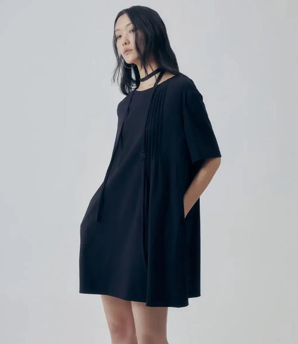 트리밍버드 원피스 블랙 Pleat-Detail Mini Dress