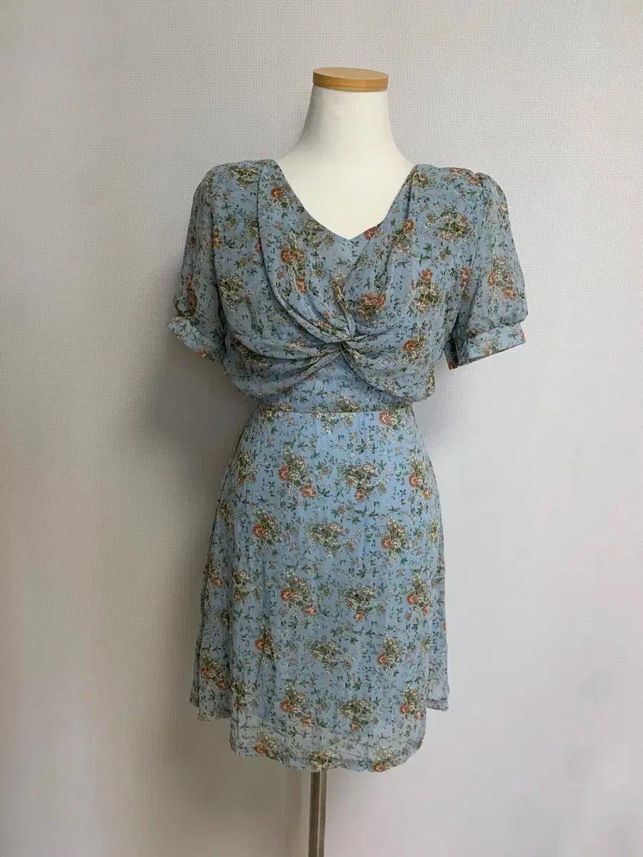 데이트룩 추천 @@ 플라워 패턴 반팔 쉬폰 미니 원피스