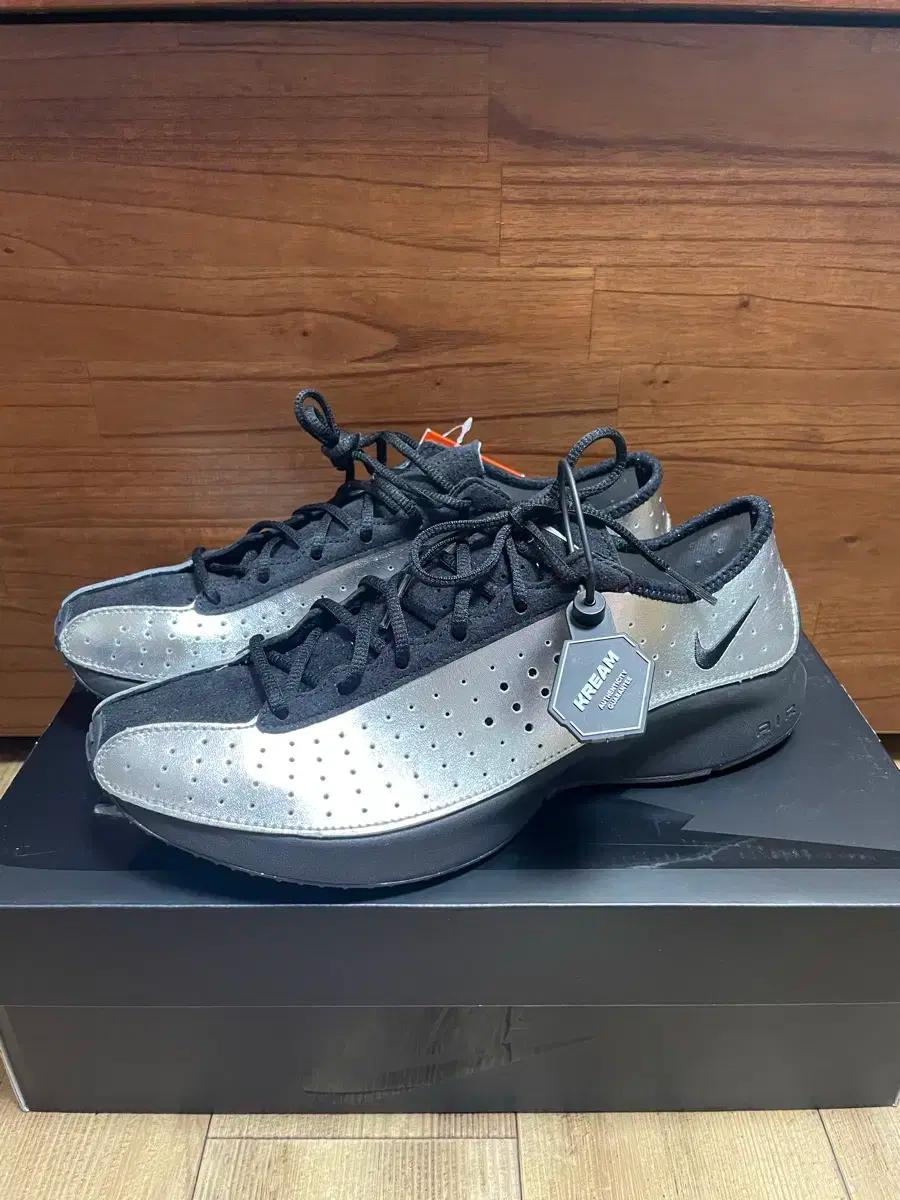 (W) 나이키 에어 슈퍼플라이 메탈릭 실버 앤 블랙 260mm