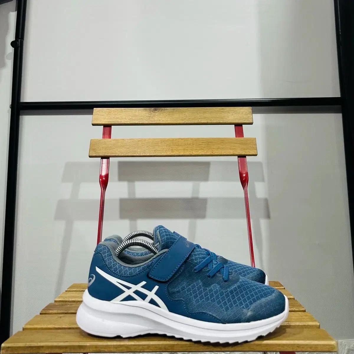 240) 아식스 운동화 여성 여자 신발 레이저 빔