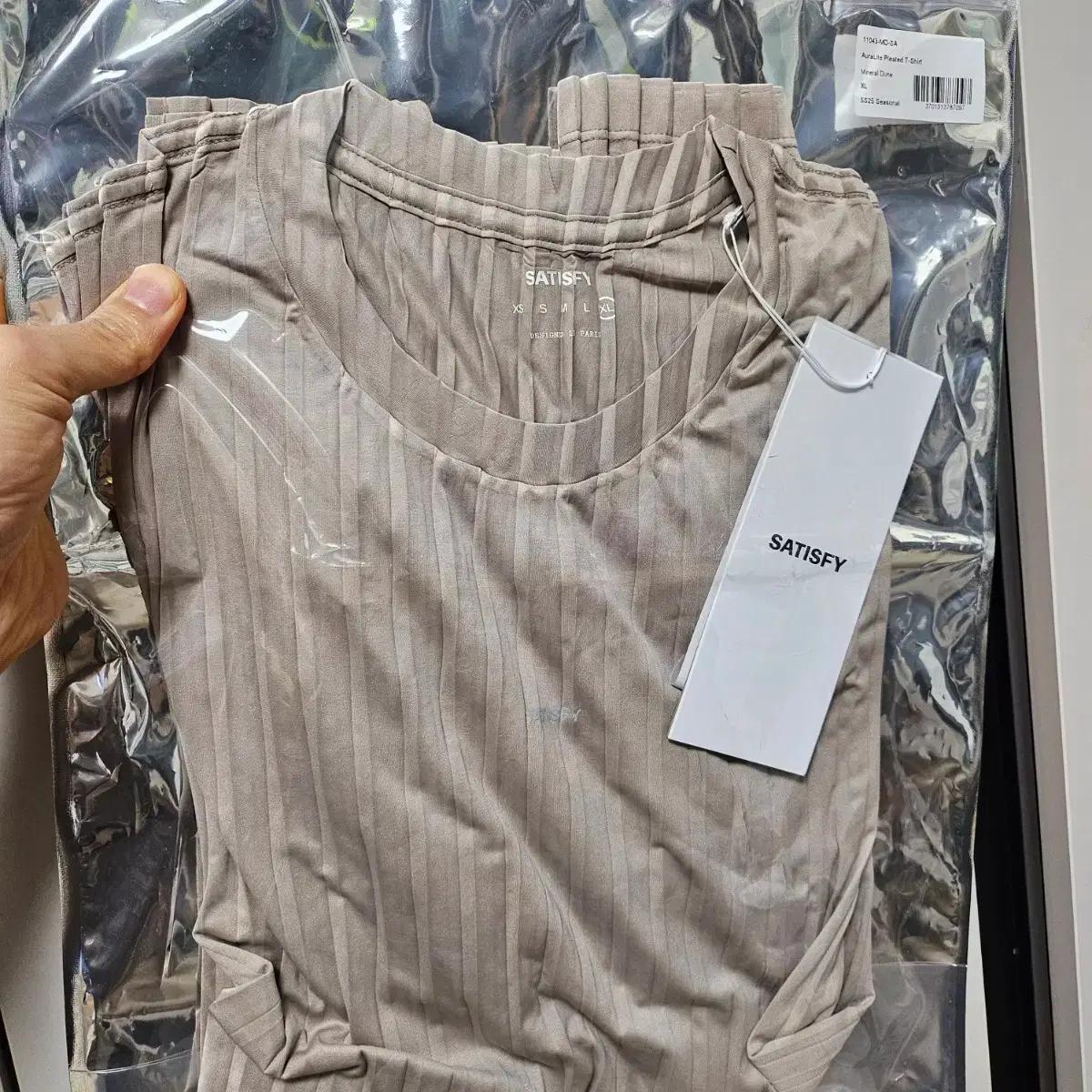 satisfy AuraLite Pleated T-Shirt