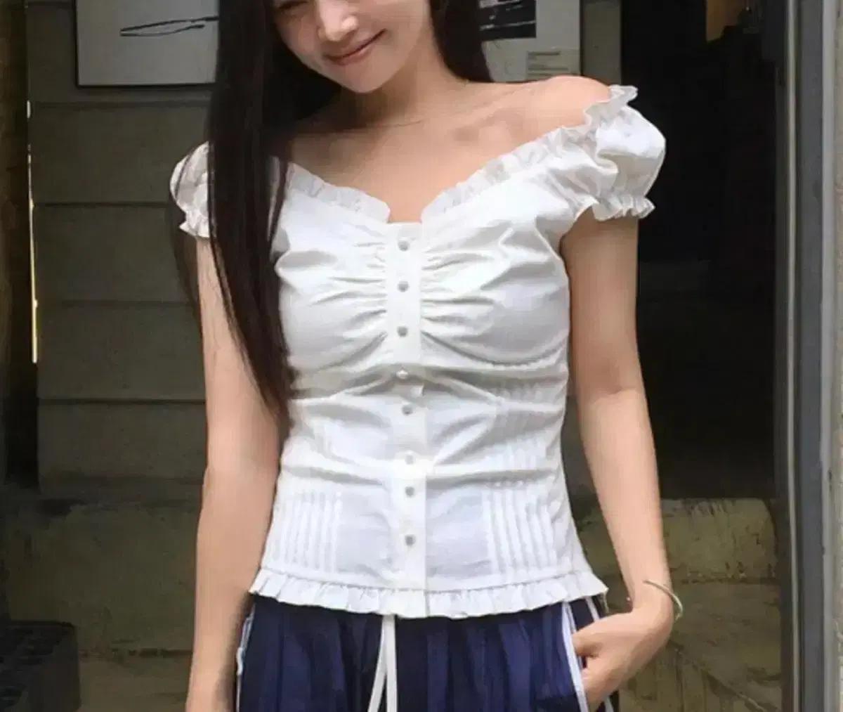 새상품) 라츠유 엘라 블라우스 lotsyou 제니