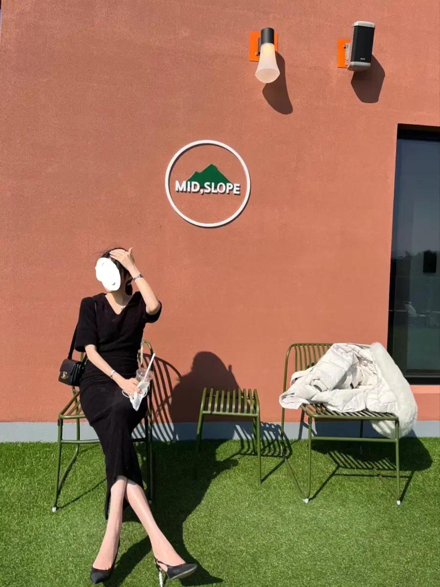 여성쇼핑몰/ 털 기모 반팔 트임 스커트 세트