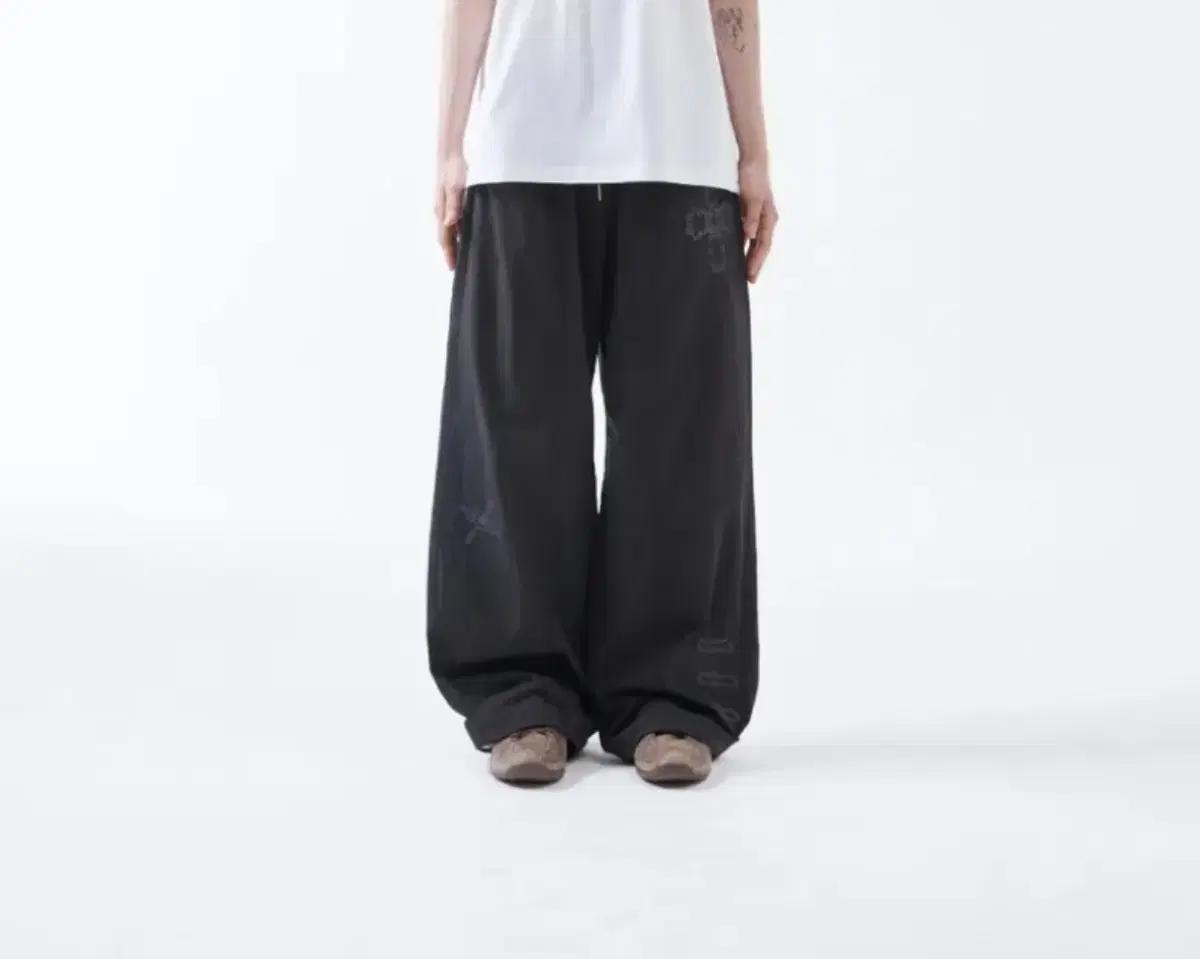 더콜디스트모먼트 ethnic nylon pants