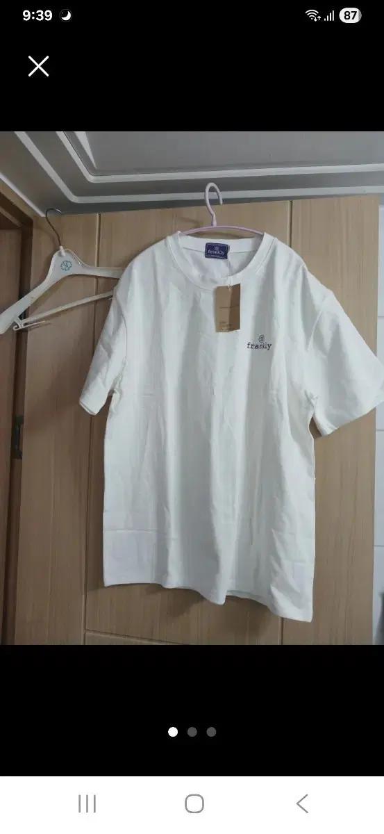 frankly 프랭클리 화이트 반팔 티셔츠