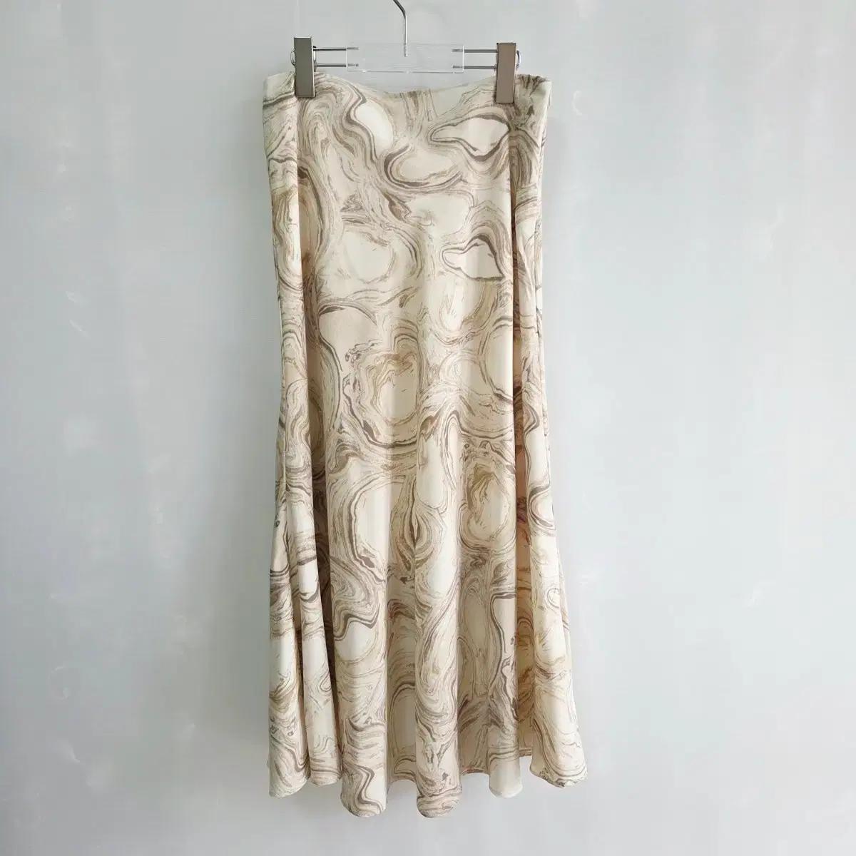 [Dailylook] 데일리룩 마블 패턴 플레어 롱스커트 여성 M