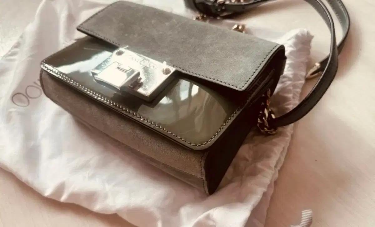 (새제품)지미추 레벨 소프트 플랩 미니 크로스,숄더백 급처