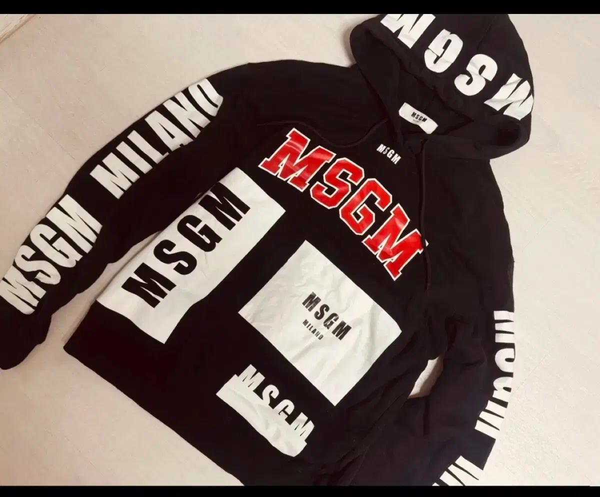MSGM 블랙후드 빅로고 기모후드티 급매 S