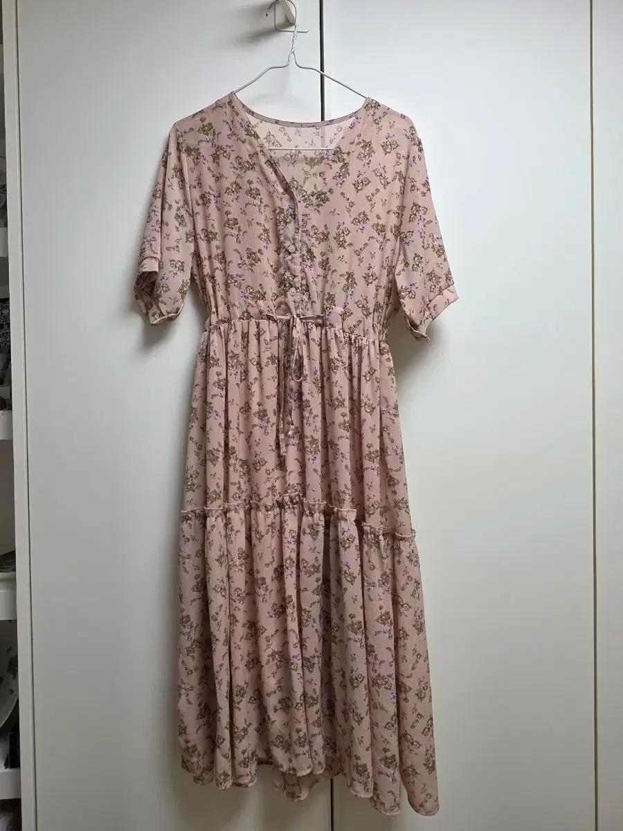 [착샷O] 인디핑크 쉬폰 리본 플라워 패턴 여름 반팔 롱 원피스 S M