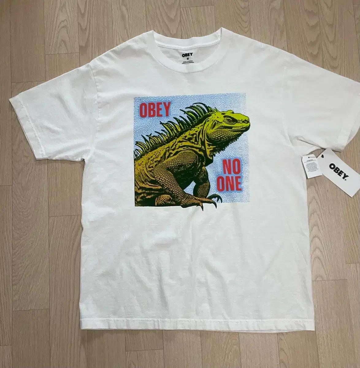 오베이 반팔 티셔츠 M