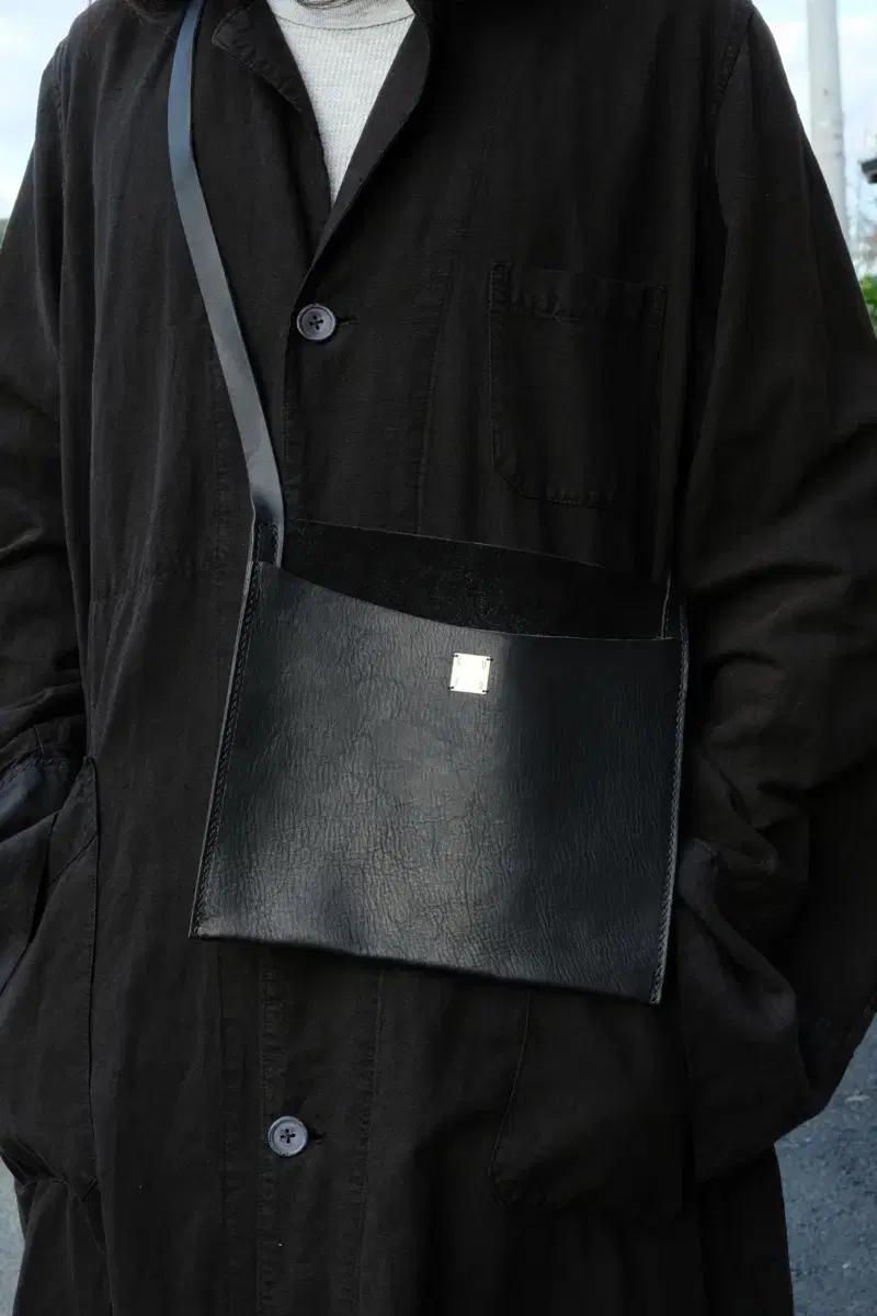 구이디 홀스레더 크로스 백