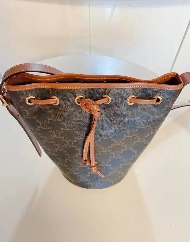 Celine 셀린느 트리오페 스몰 드로스트링 버킷백