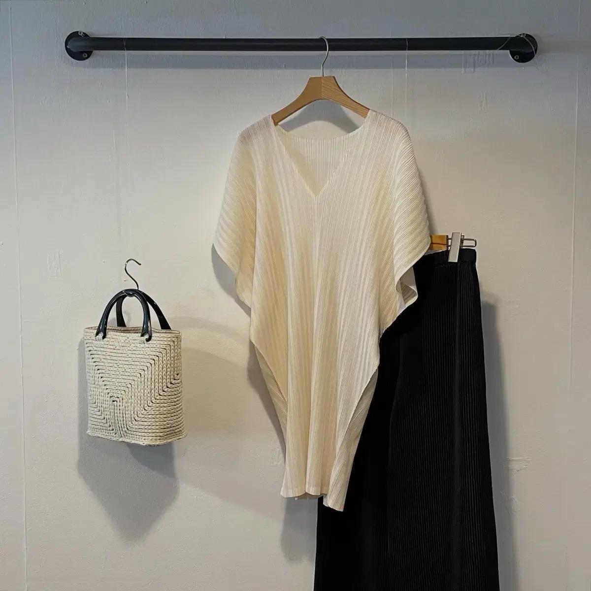 ISSEY MIYAKE 이세이 미야케 플리츠 플리즈 탑